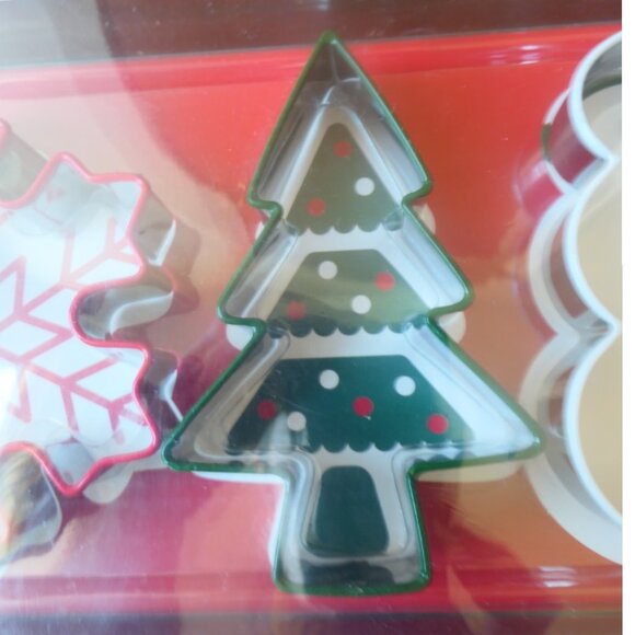 Crate and Barrel- Snow day cookie cutters set of 4-NIB - Picture 3 of 6